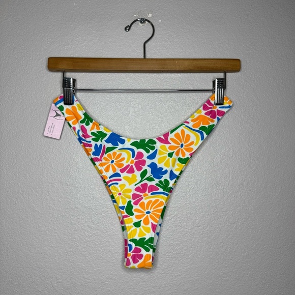 New Wild Fable S (4-6)Colorful Floral Bikini Bottom Low Rise, Ultra High - Picture 8 of 9